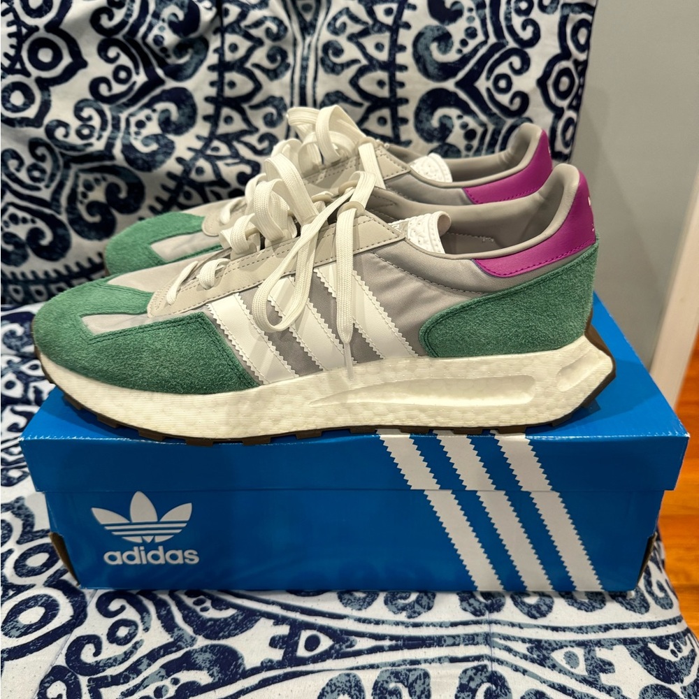 ADIDAS - Picture 3 of 8